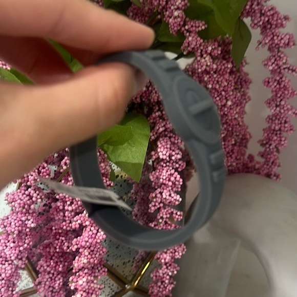 Marc By Marc Jacobs Black Rubber Turnlock Bracelet - Picture 8 of 8